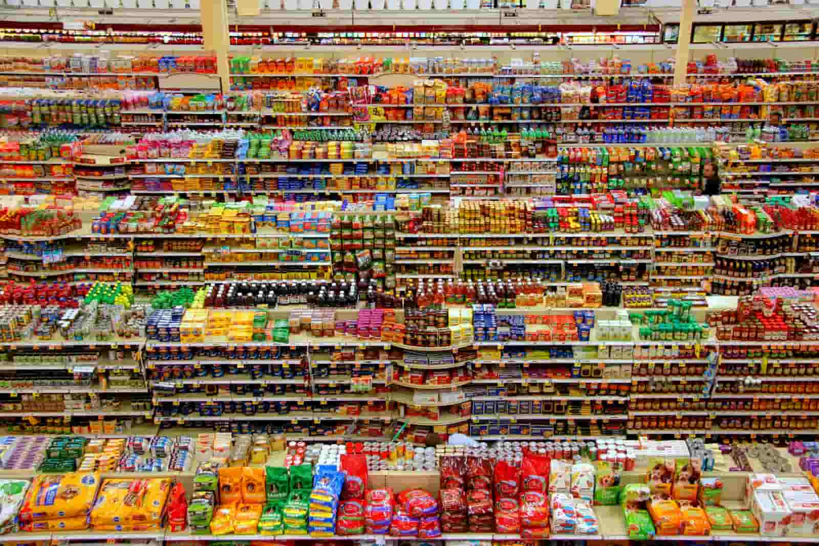 Voedingswaren in supermarkt