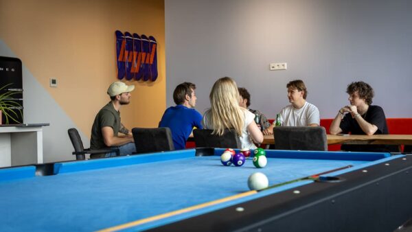 Team Hypd Met Pooltafel In Beeld