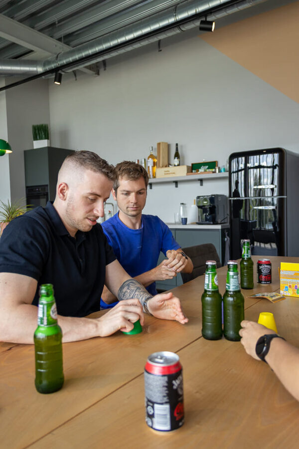 Vrijdagmiddagborrel Spel Spelen Steven En Job